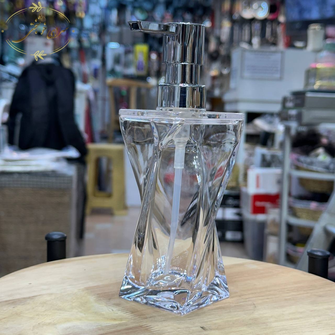 جا مایع پمپی کریستالی