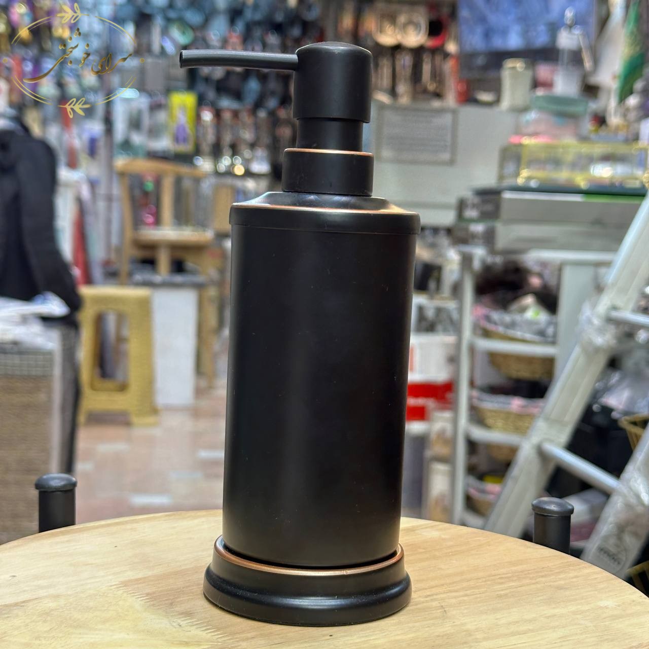 جا مایع پمپی فلزی مشکی