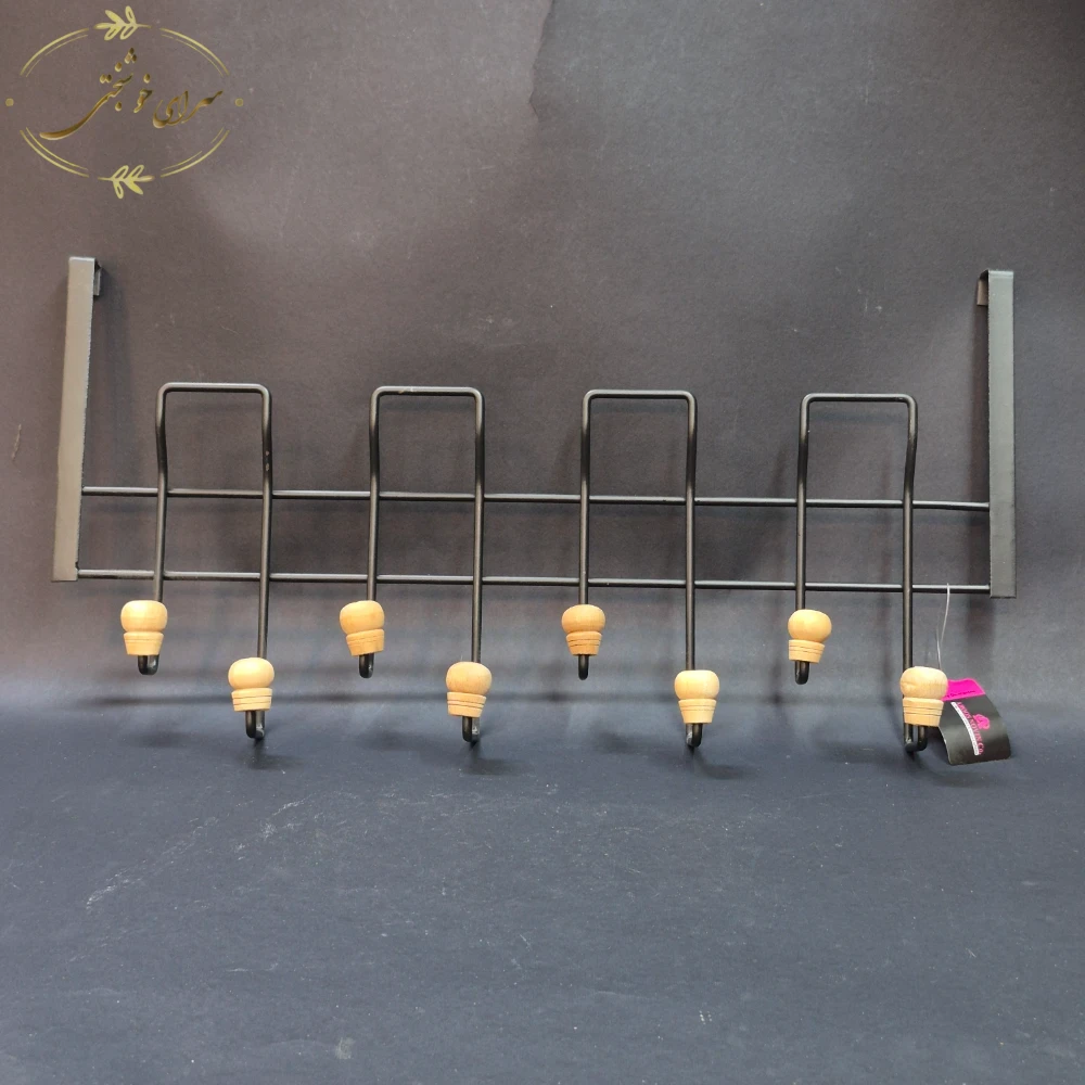 چوب لباسی پشت دری